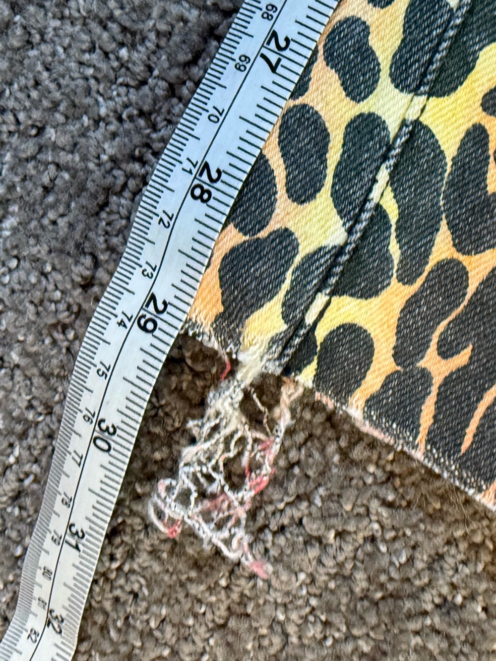 NEW Mother High Waisted Looker Fray Jeans In Radioactive Paws Animal Print 25 - Picture 12 of 13